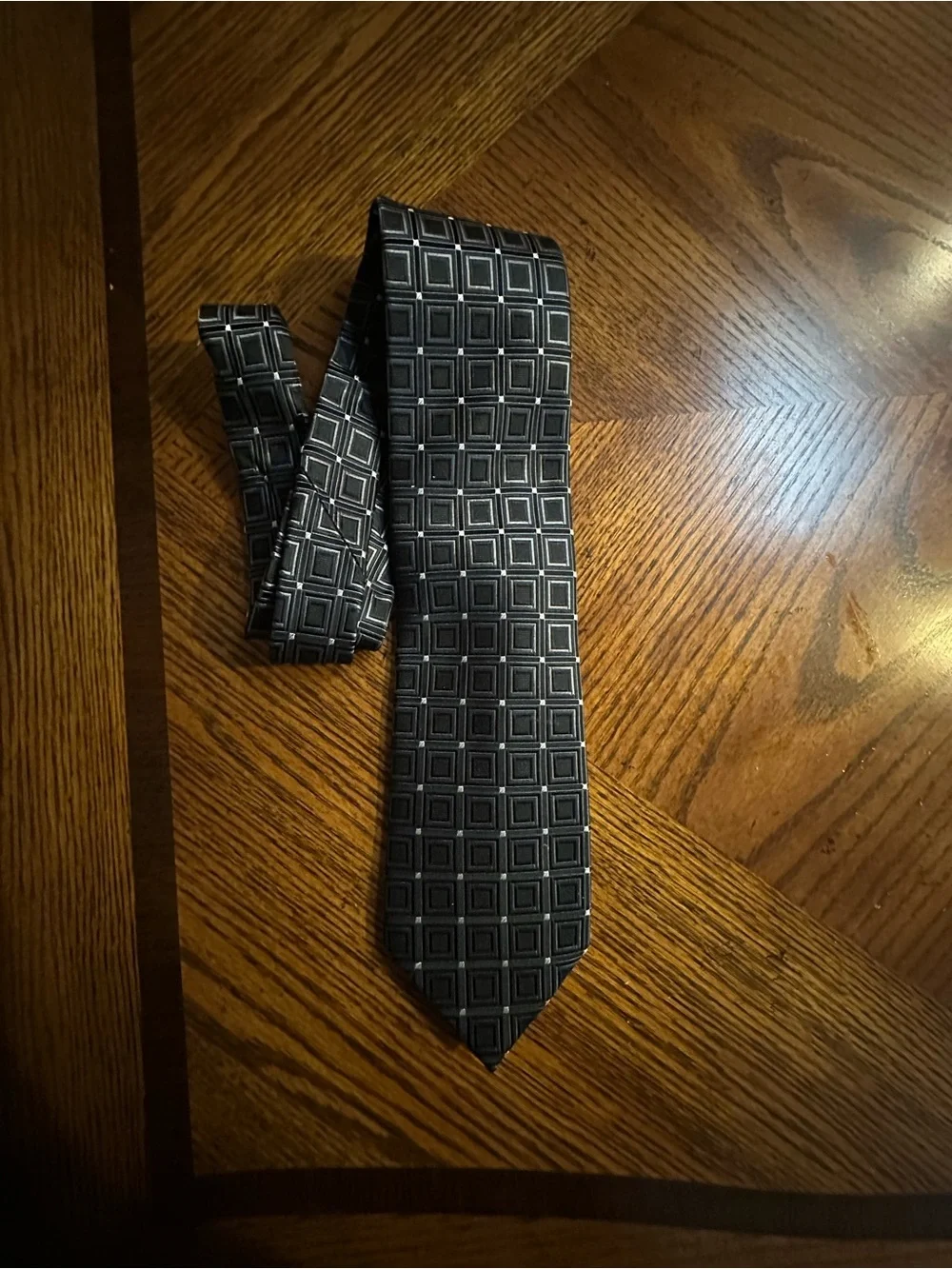 Men's Black Square-Pattern Tie - Sleek Formal Accessory